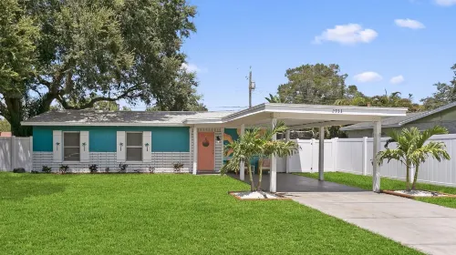 5 min Beaches~Mini Golf~Pool Table~Pets~KING BED +