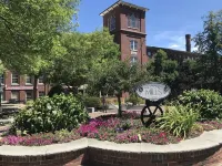 Charming Stay Downtown Dover – Free Wine!
