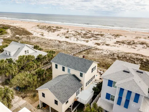 Relaxed Cancellation Policy! Oceanfront home with pool,hot tub, fire pit, bikes.