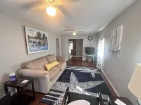 Cozy 2 bedroom house.within a hour to Lakes, Music venues, Historic Frankenmuth Hotels in White Lake charter Township