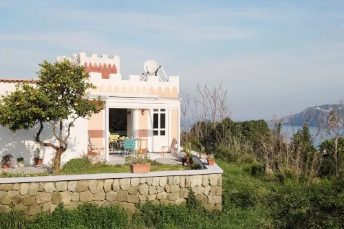 Sea Wind House, in a quiet area very close to the center and the sea