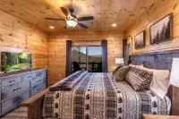 Secluded Luxury Cabin - Mountain Views, Fire Pit, Great Location! Sleeps 8.