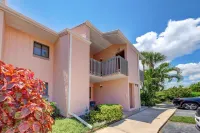 Private beachfront gated community located in the heart of Hutchinson Island!!!! Hotels in Fort Pierce