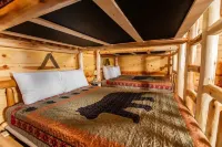 InCabinHeatedPool EV Charger Arcades-KingBeds-Sleeps upto 20-Jacuzzi-W/D-EV1