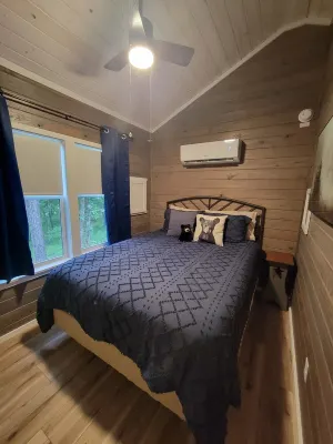 Storybook Mountain Cottage – Romantic Cottage w/ Fire Pit & Private Porch