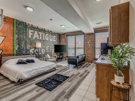 Deluxe Studio in Historic Downtown Building!