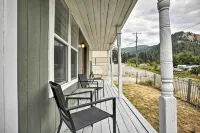 Charming haven - Walk to Town< 8 miles to skiing!