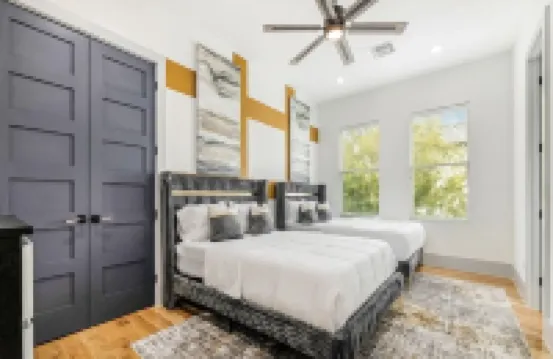 Modern/Luxury/Rooftop Deck/Downtown/Heated Pool/5BDRM