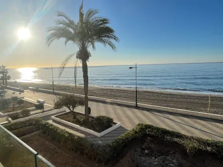 ¡genial Apartamento en 1ª Línea de Mar!