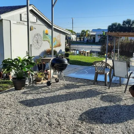 Tiny House Couples Retreat Lake Okeechobee