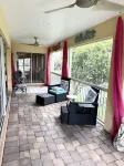 Village of Mallory, Close to Sumter Landing Sq. 3BD, 2Bath with Gas Golf Cart.