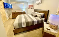 Snowshoe Inn - King Master - Hot Tub - Fire Pit - Trails - Community Pool