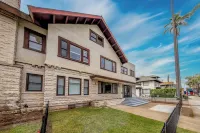 New 2 En Suite Bedrooms, Balboa Park,  Lux, 85" TV, Parking!