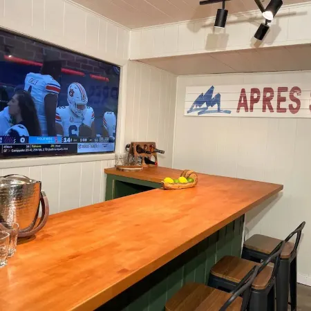 Cozy Modern Rustic Ski Lodge! 7BR - Sleeps 16