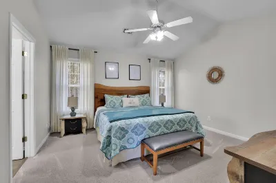 Location, Location! Minutes away from Mall of GA! Hotels near Mall of Georgia