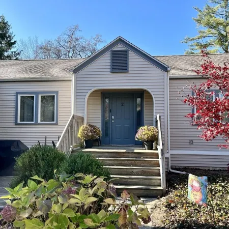 Moonlight Beach Bungalow 2 blocks to Lake Michigan beach!