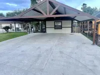 3 Bd/2 Ba open concept home with plenty of parking