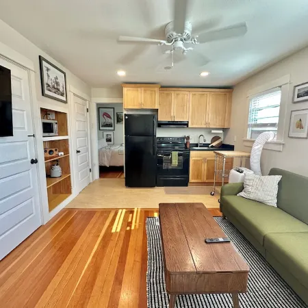 Cozy apartment in wonderful Bend with WiFi, AC