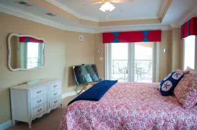 Brass Rail 3 Bed, 2.5 Bath Ocean View Top Floor Closest To Beach