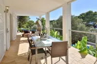 Villa mit Direktem Strandzugang zu Einer Sandigen Bucht in Cala D'or Zentrum Hotel a Cala d'Or
