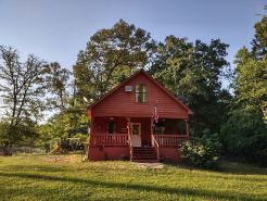 2-Story Farm Cabin - Sleeps 5 - 50 Acres