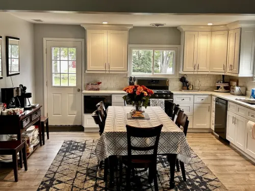 Huge home, sleeps 12, Newly remodeled, perfect for large groups NO PROM PARTIES