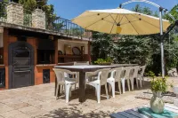 VILLA BY THE SEA WITH SPAGHETTI WELCOME