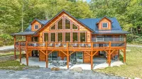 4 Loves Lodge - Main Home Sleeps 22, 5 BR, 5 1/2 BA, Pet Friendly