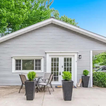 Little Bell's Bungalow / Walkable to Saugatuck and Douglas / Updated