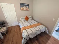 Adorable 2 BR Bungalow Near DT, NAS, Beaches