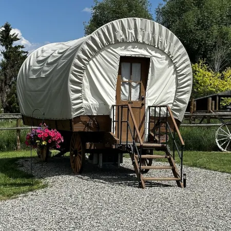 Klondike “Conestoga” Wagon at J&J Cabins