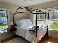 The Sea Eagle - Luxury 5 BR Waterfront Home in Boothbay Harbor with private dock