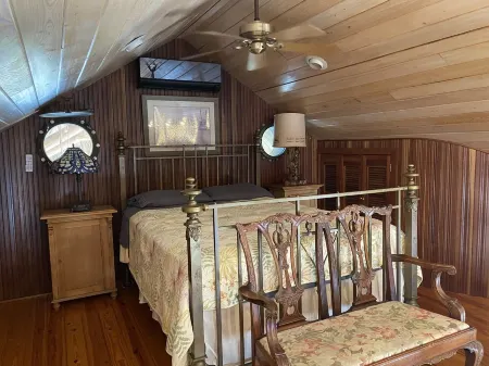 Living Life Dockside