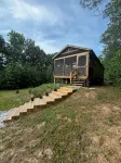 Falcons Nest cabin with AC and WiFi in enchanting Calhoun TN