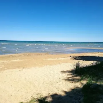 ‘Whispering Oaks’ Cottage with Lake Access, Outdoor Fire Pit and More!