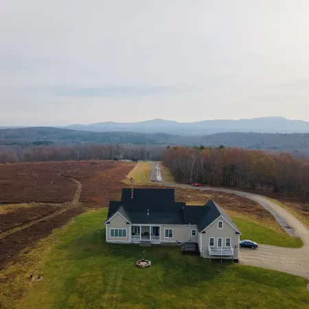 GORGEOUS HOME w/FANTASTIC VIEWS-10 MINS TO CAMDEN!