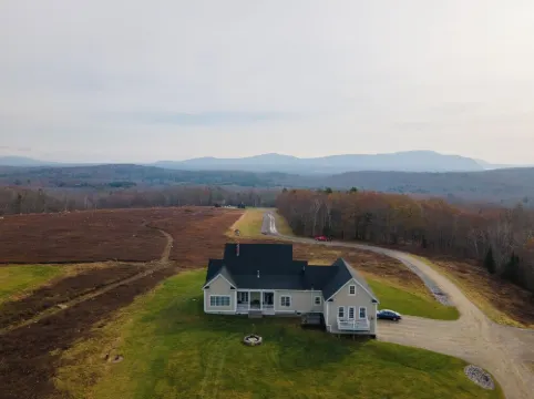 GORGEOUS HOME w/FANTASTIC VIEWS-10 MINS TO CAMDEN!