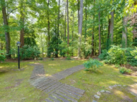 Newly renovated, pristine home Hotels in Chamblee