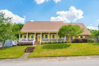 Hanahan Haven GameRoom Bikes FirePit Dog & Family Friendly