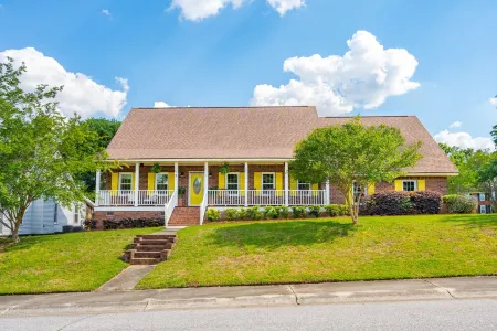 Hanahan Haven GameRoom Bikes FirePit Dog & Family Friendly