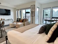 LUXE DOWNTOWN w/ VIEW • in-unit W/D • Work from Home • King Bed • Gigabit WiFi Hotels in Walnut Creek