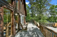 Beautiful Cedar Chalet Lake Cabin on Middle Lake!!!