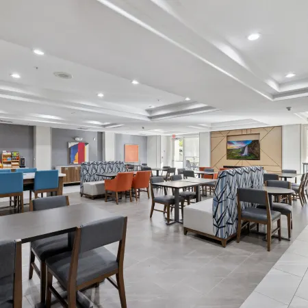 Holiday Inn Express & Suites VACAVILLE by IHG