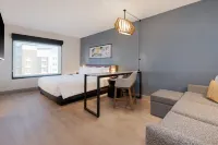 Atwell Suites Kansas City Airport Hotels in Carroll Township