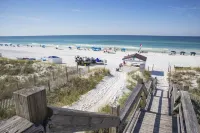 Quiet Cottage; Close to Beach, Pool & Shopping - Jacuzzi