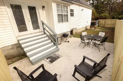 Quiet Spacious Family Sized House only 15 min to downtown,outlets,Cotsco,!