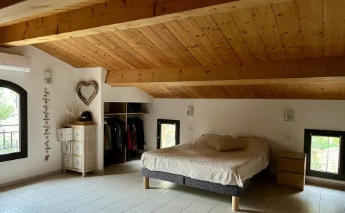 Provencal villa perched in the hills