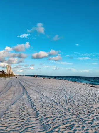 Beachside Bungalow 3 Blocks from Private Beach! Just 3 miles to Pier Park!