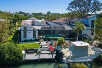 Longboat Key , Beach , Pool , Dock , Canal , Boat Access. Kayak rentals, Fishing
