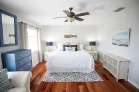Golf cart+4BR/3B 2100sq Renovated, Large Pool and deck - جاكوزي